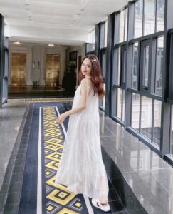 Hoa Hậu Hương Giang với gu ăn mặc sành điệu